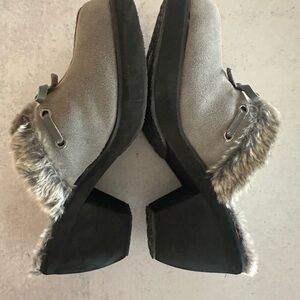 Skechers Gray Faux Fur Mules